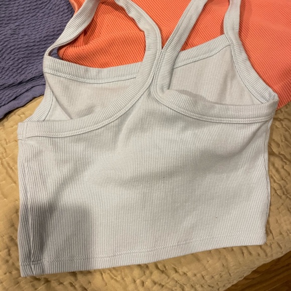 Four Tops Sleeveless PAC Cares and Others - Picture 4 of 14